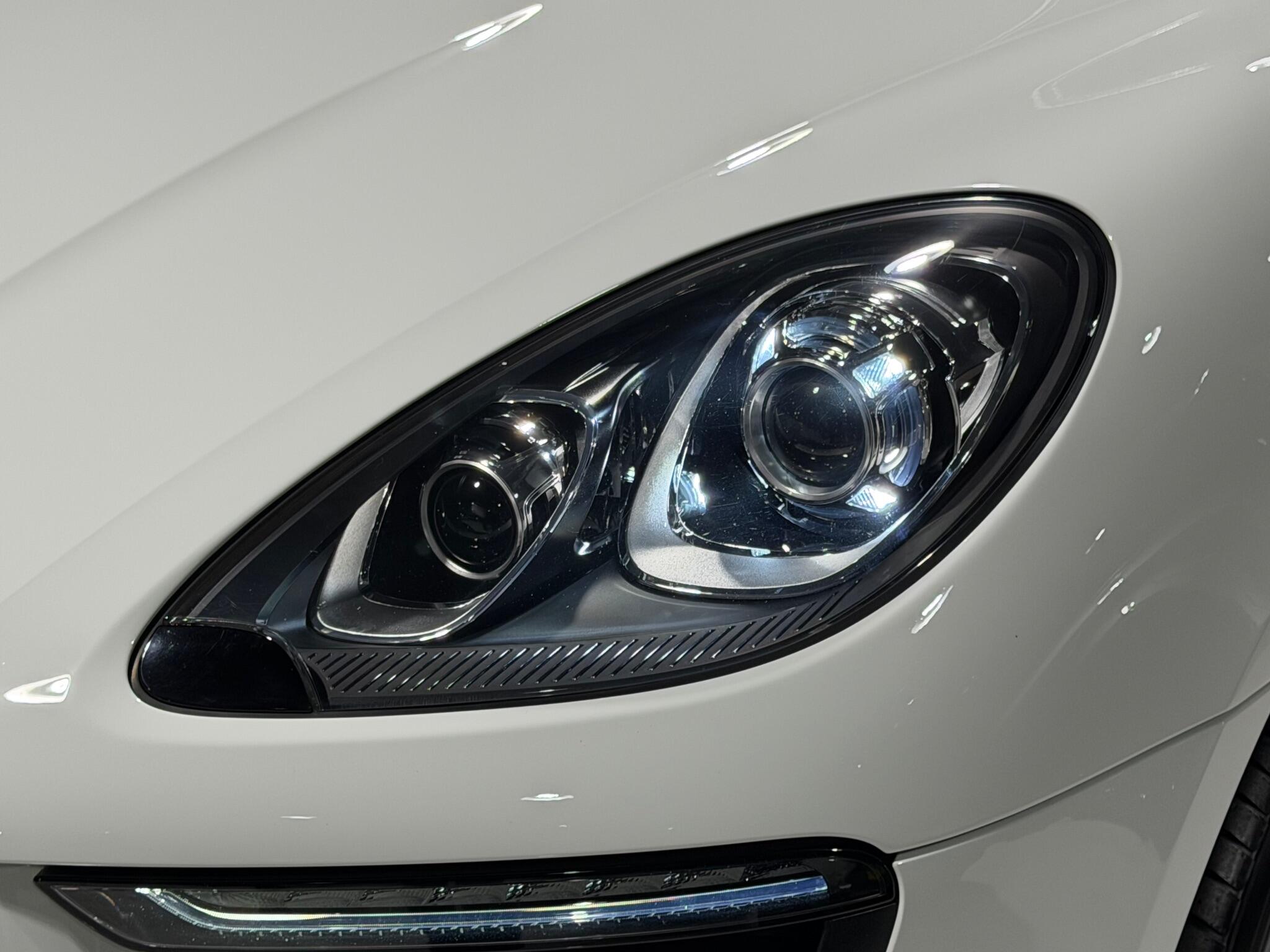 Porsche Macan 2.0T SUV 5dr Petrol PDK 4WD Euro 6 (s/s) (252 ps)